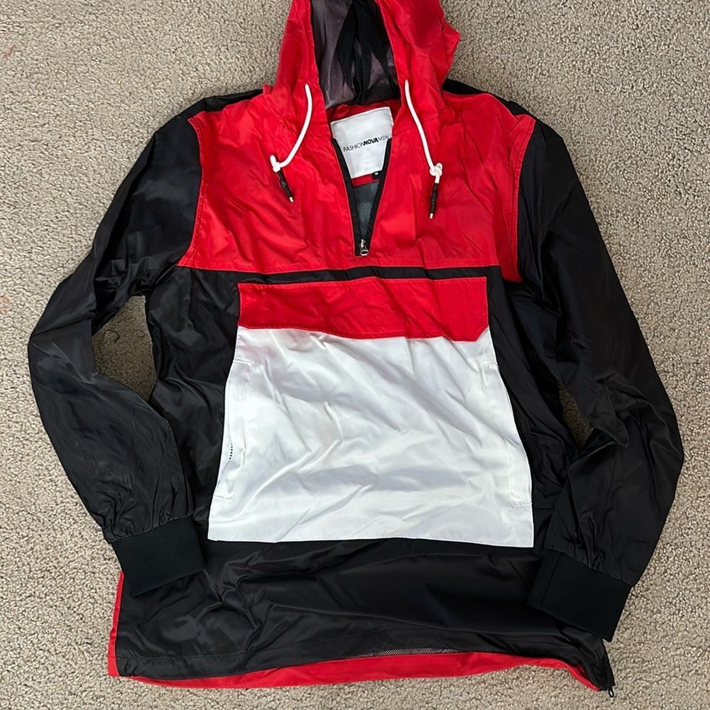Hooded windbreaker